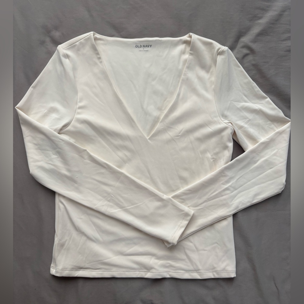 Old Navy Cream V-Neck Long Sleeve Top